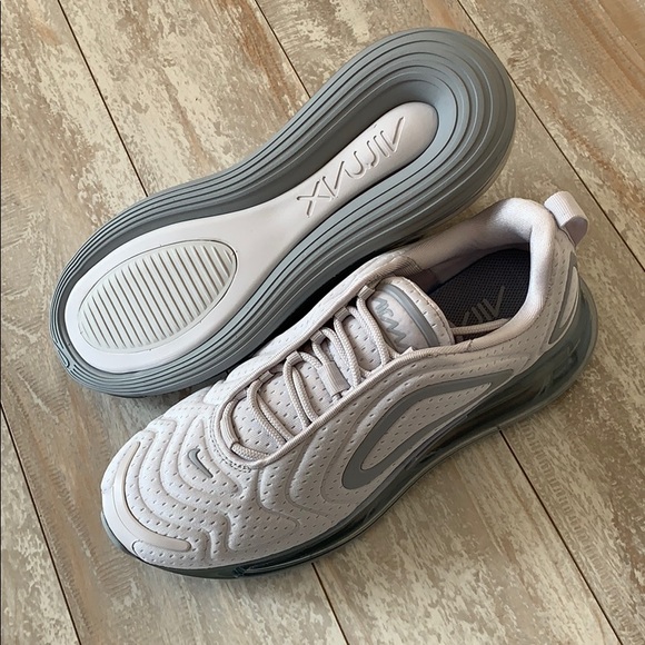 NWT Nike Air Max 720 sneakers - Picture 8 of 9